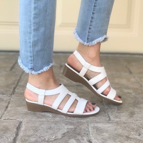 NIB White Comfort Slingback Kitten Wedge Sandal - Picture 4 of 9